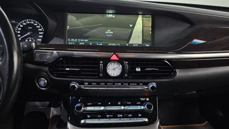 Genesis EQ900