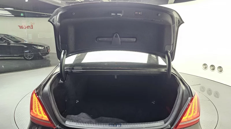 Genesis EQ900
