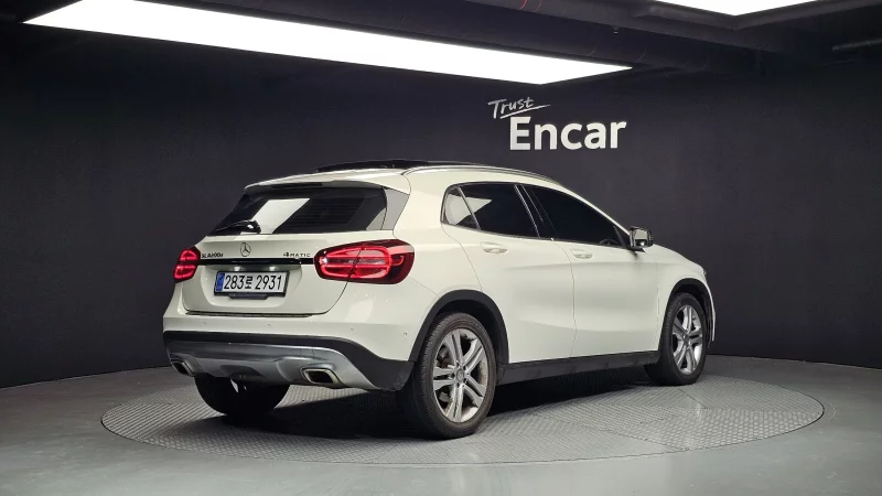 Mercedes-Benz GLA-Class
