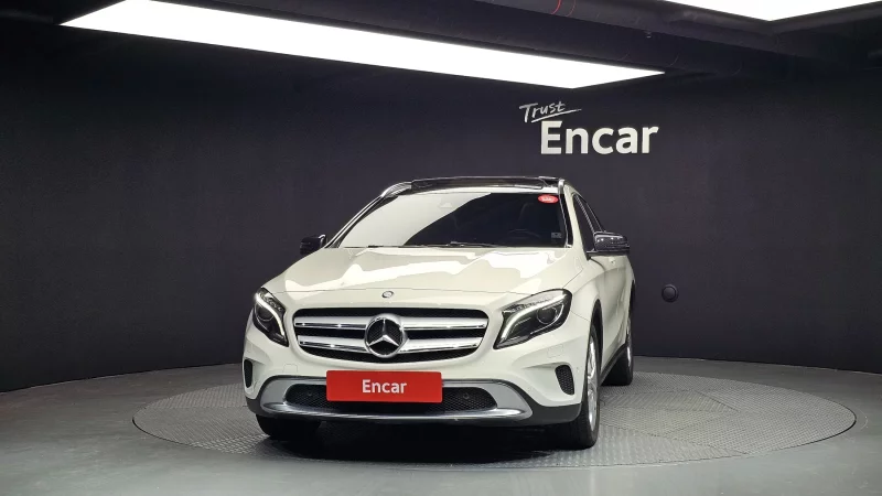 Mercedes-Benz GLA-Class