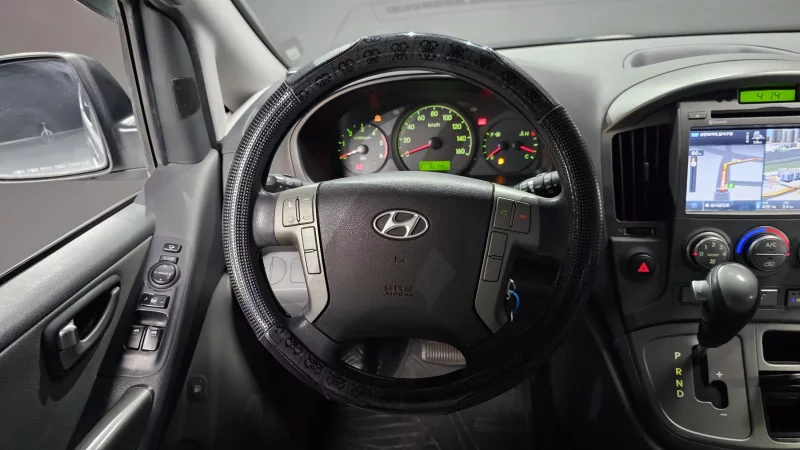 Hyundai Starex