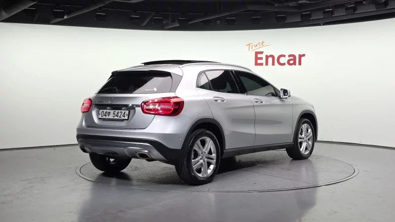 Mercedes-Benz GLA-Class