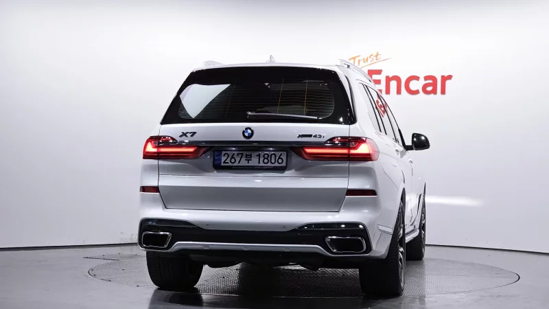 BMW X7