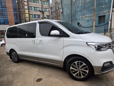 Hyundai Starex