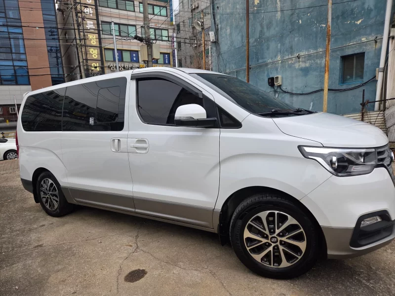 Hyundai Starex