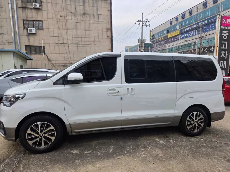 Hyundai Starex