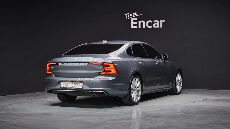 Volvo S90