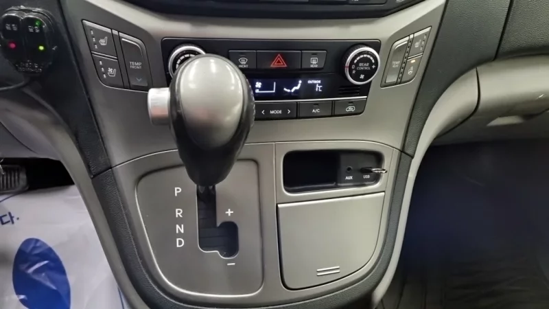 Hyundai Grand Starex