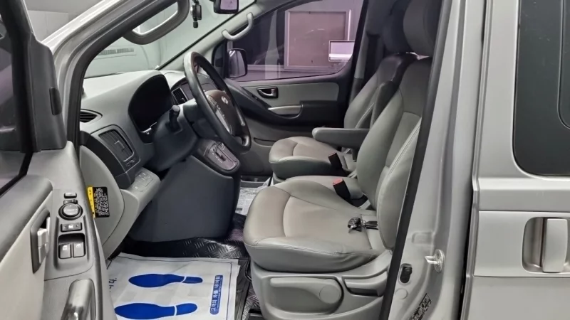 Hyundai Grand Starex