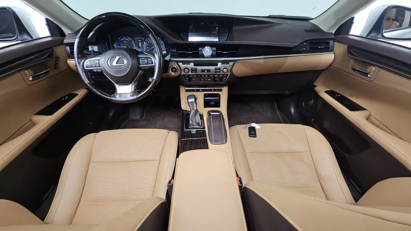 Lexus ES300h