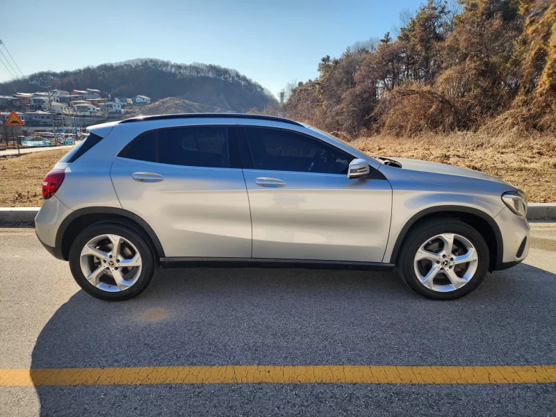 Mercedes-Benz GLA-Class