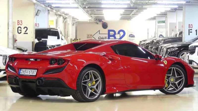 Ferrari F8