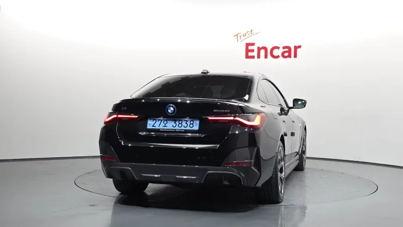 BMW i4
