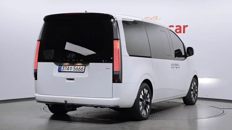 Hyundai Staria
