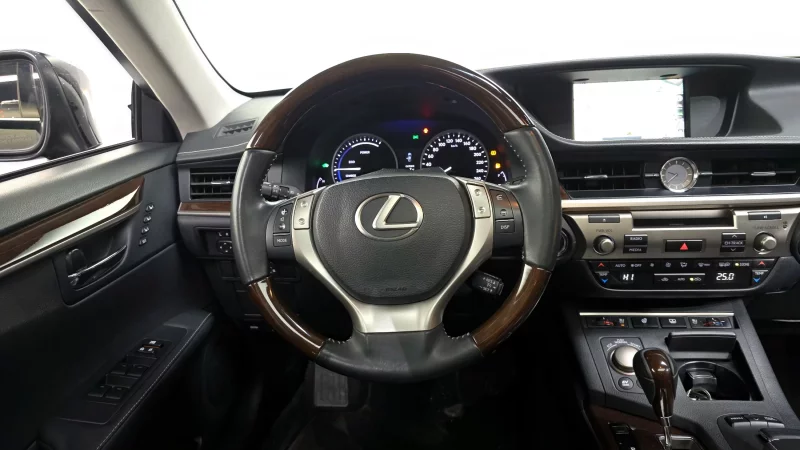 Lexus ES300h