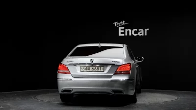 Hyundai Equus