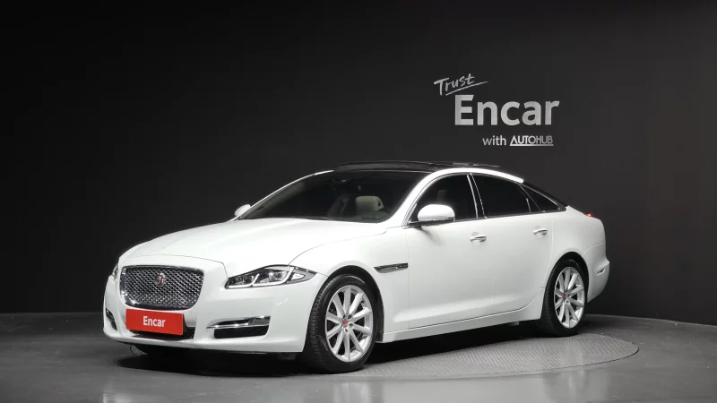 Jaguar XJ