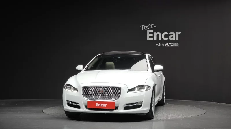 Jaguar XJ