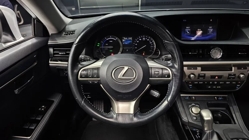 Lexus ES300h