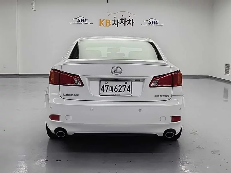 Lexus IS