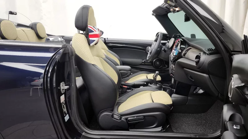 MINI Cooper Convertible