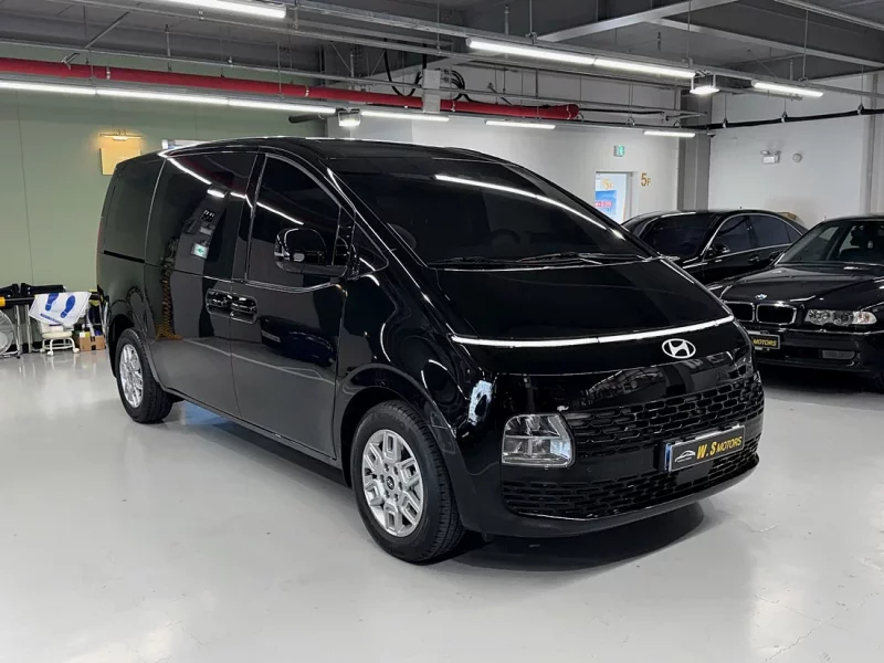 Hyundai Staria