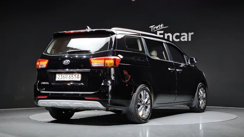 Kia Carnival
