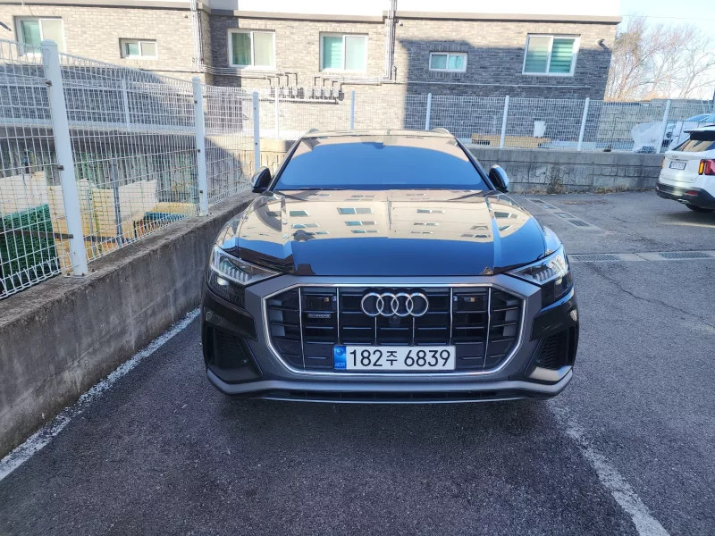 Audi Q8