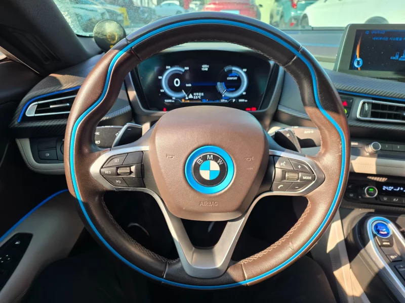 BMW i8