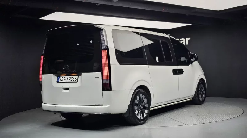 Hyundai Staria