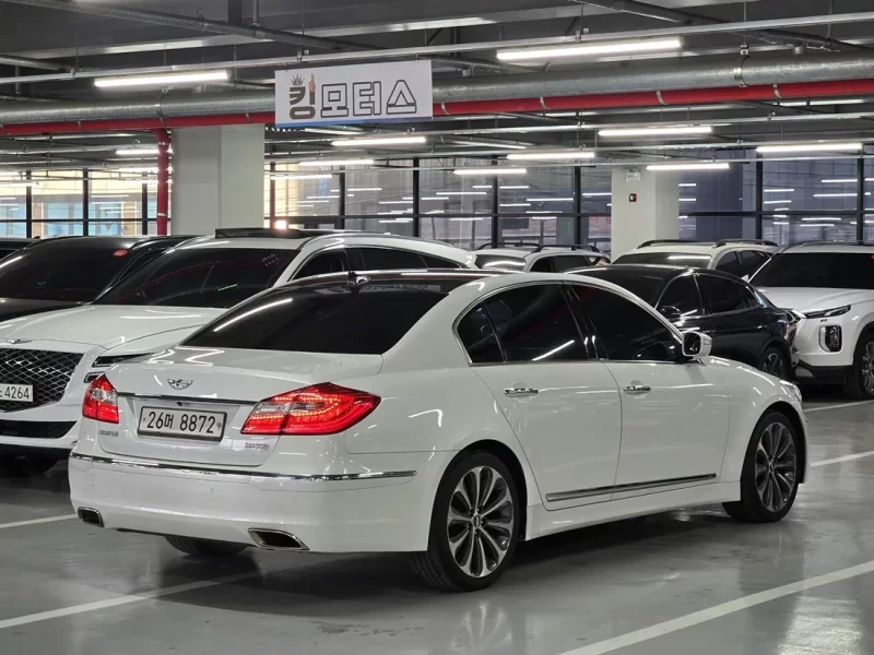 Hyundai Genesis