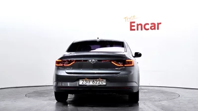 Renault SM6