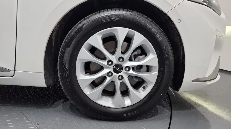 Kia K8