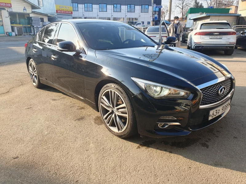 Infiniti Q50