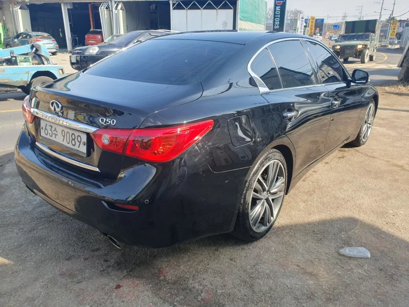 Infiniti Q50
