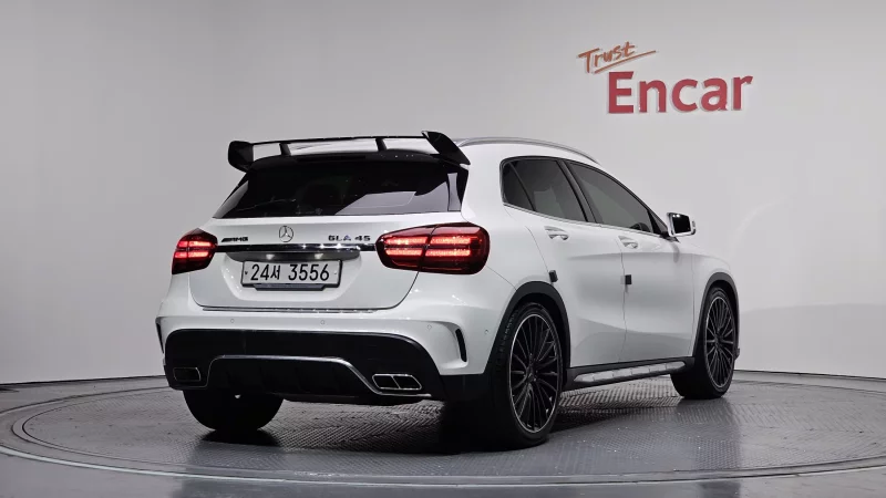 Mercedes-Benz GLA-Class