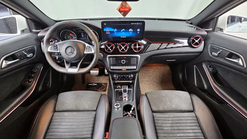 Mercedes-Benz GLA-Class