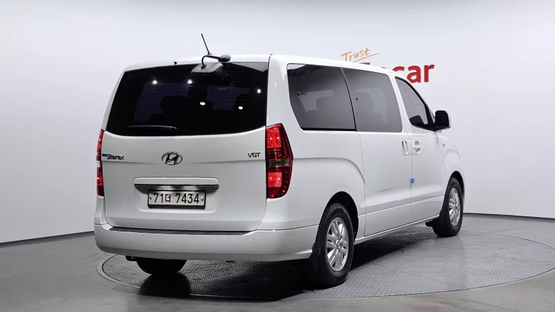 Hyundai Grand Starex