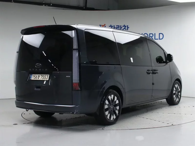 Hyundai Staria