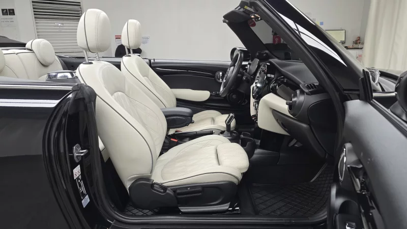 MINI Cooper Convertible