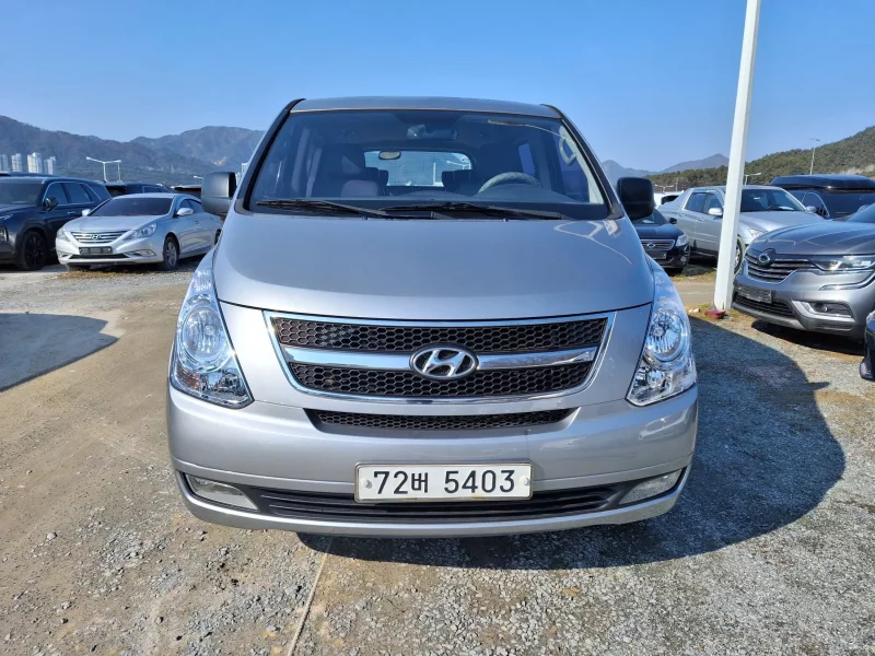 Hyundai Starex