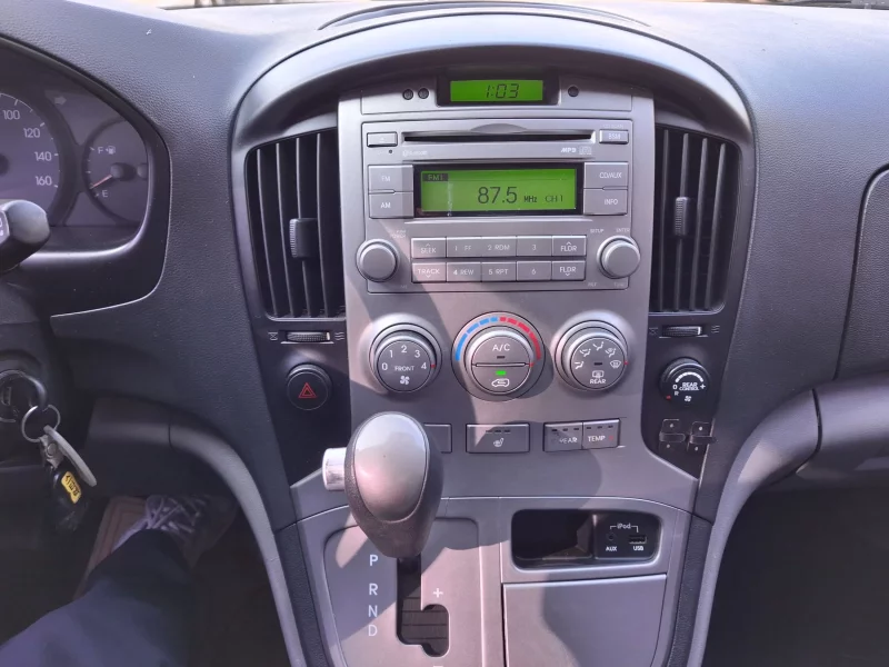 Hyundai Starex