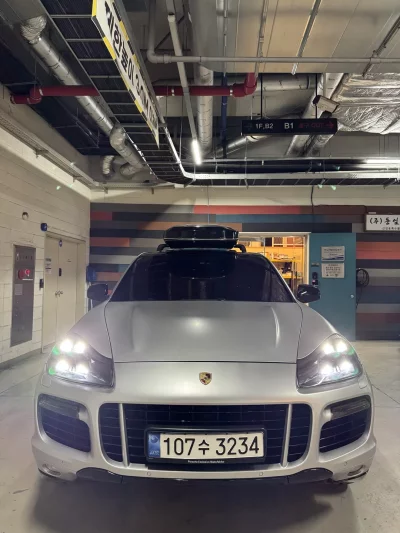 Porsche CAYENNE