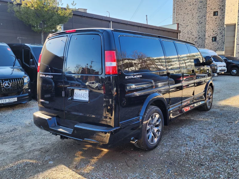Chevrolet Express Van