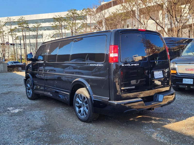 Chevrolet Express Van