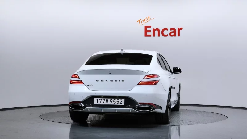 Genesis G70