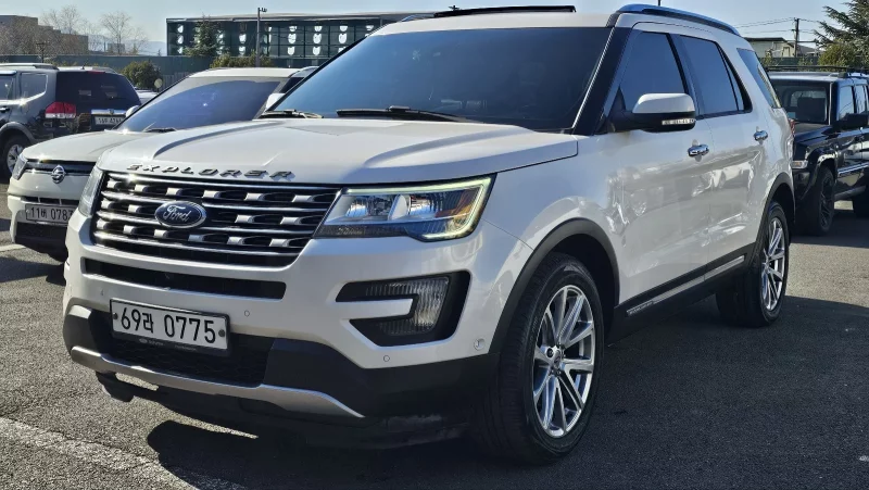 Ford EXPLORER