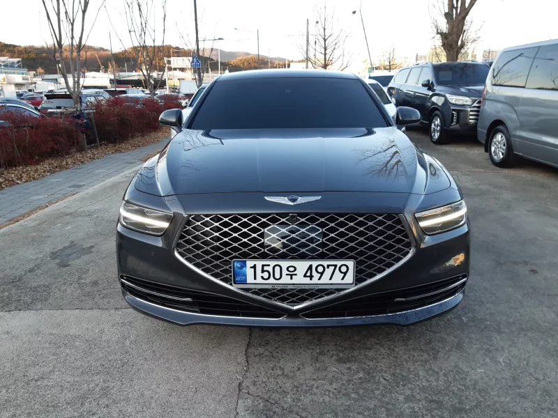 Genesis G90