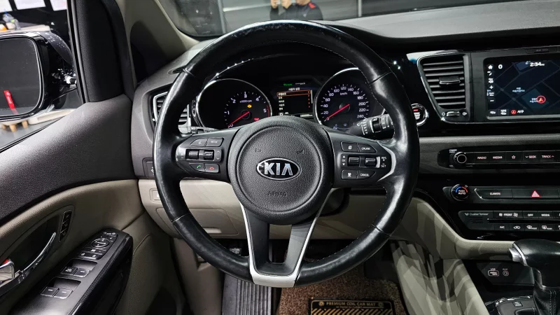 Kia Carnival