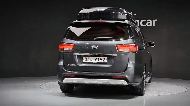 Kia Carnival